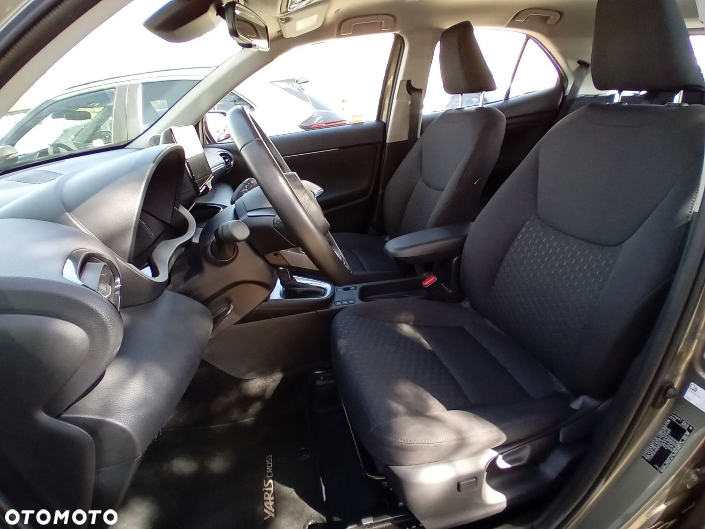 Toyota Yaris Cross Hybrid 1.5 Comfort - 27
