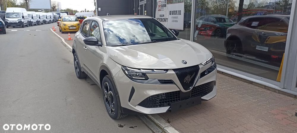 Alfa Romeo Junior 1.2 mHEV Sprint eDCT - 2