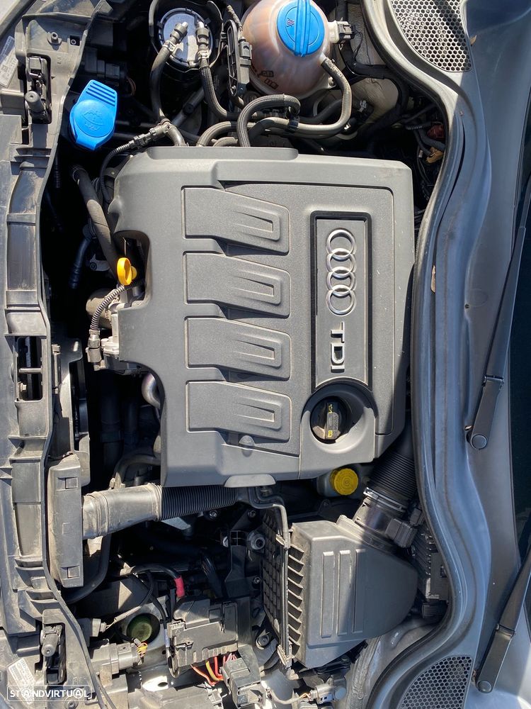 Audi A1 Sportback 1.6 TDI S-line - 32