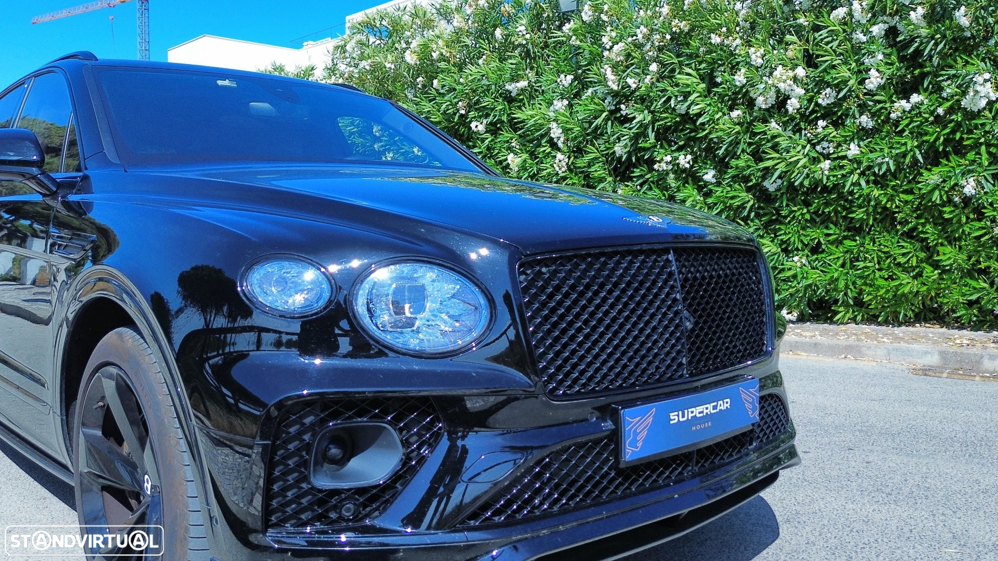 Bentley Bentayga - 25