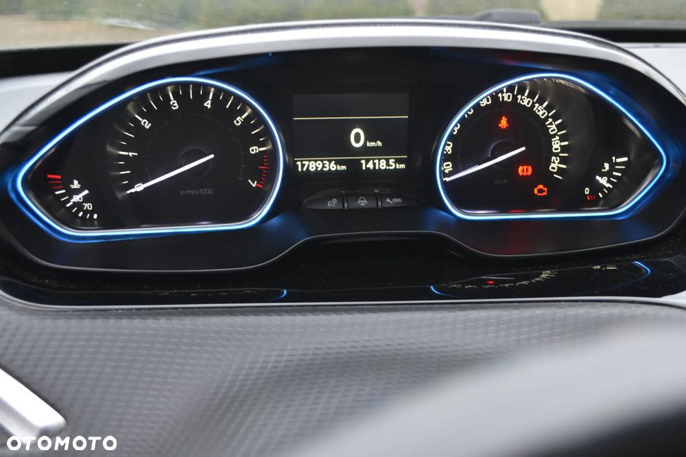 Peugeot 2008 PureTech 110 Stop&Start Crossway - 19