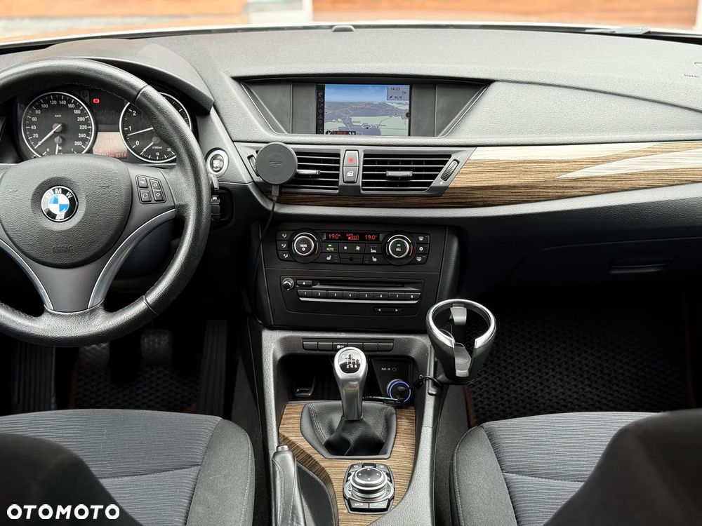 BMW X1 sDrive18i - 11