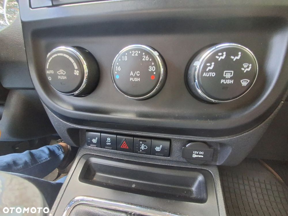 Jeep Compass - 30