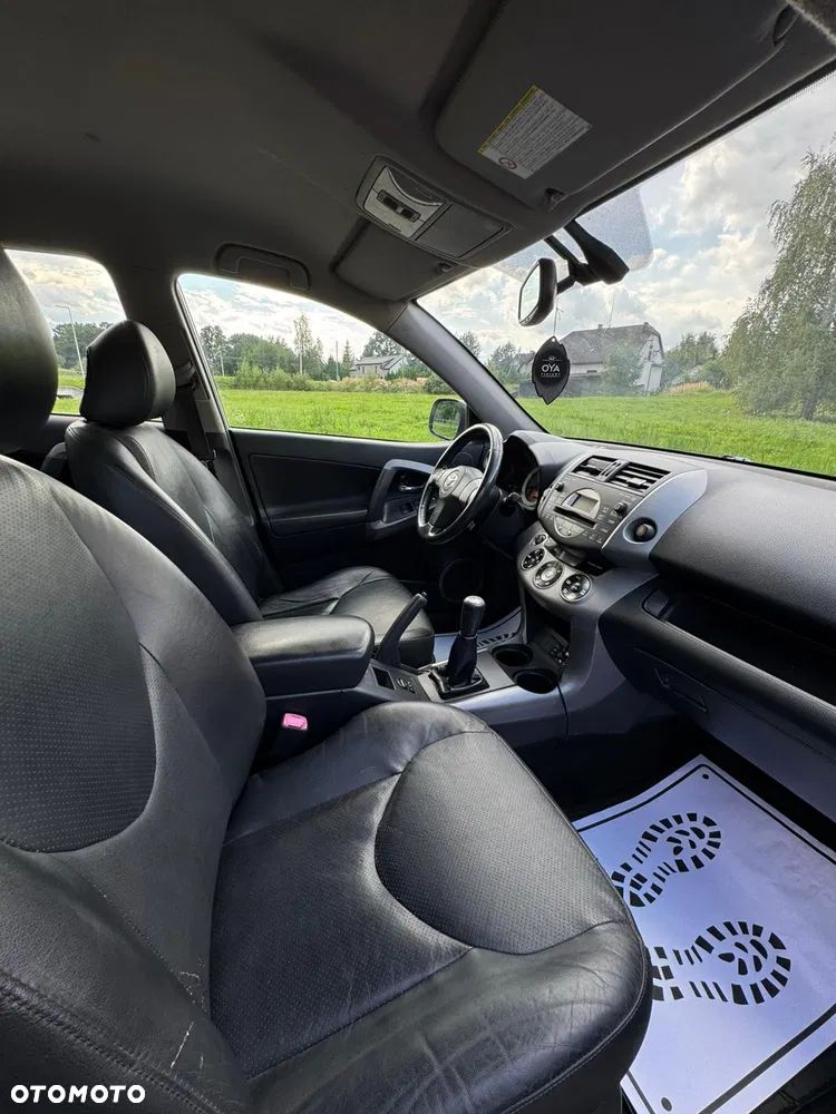 Toyota RAV4 - 26