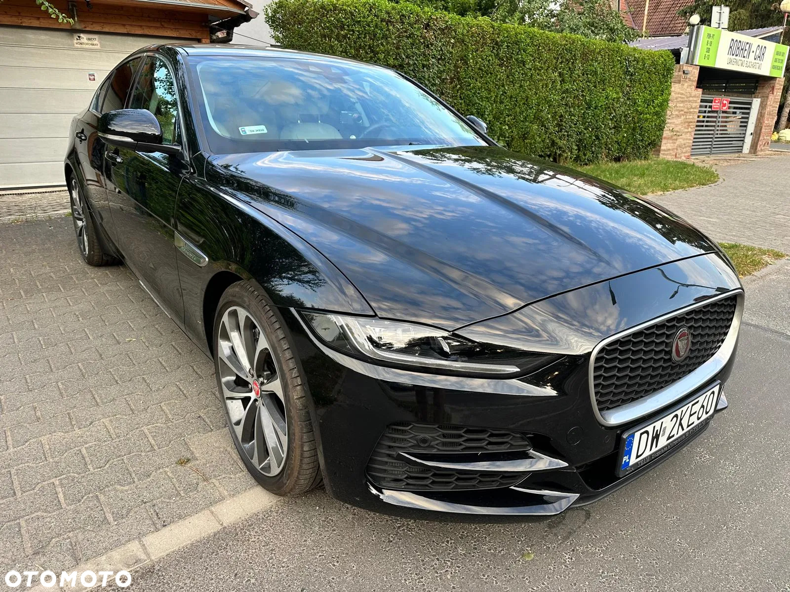 Jaguar XE 2.0 P250 R-Dynamic HSE - 3