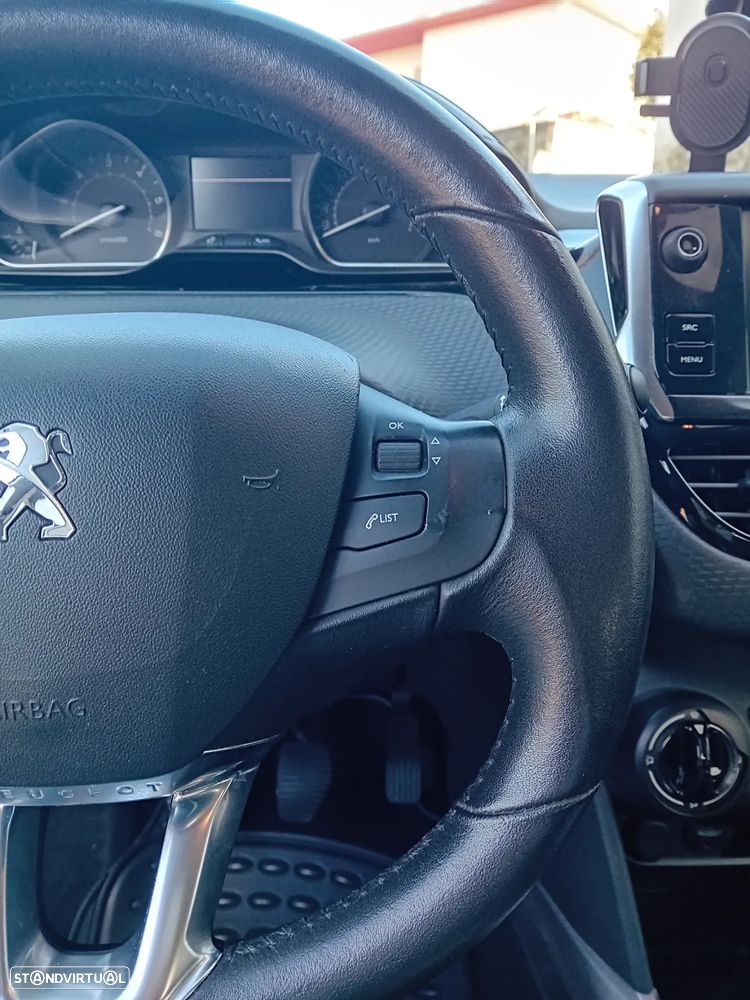 Peugeot 2008 1.6 BlueHDi Style - 9