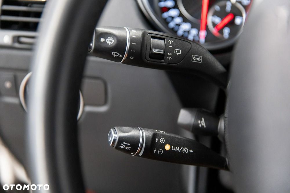 Mercedes-Benz Klasa G AMG 63 AMG SPEEDSHIFT 7G-TRONIC - 36