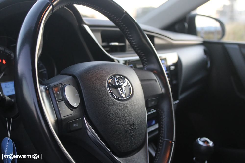 Toyota Auris 1.4 D-4D Comfort - 28