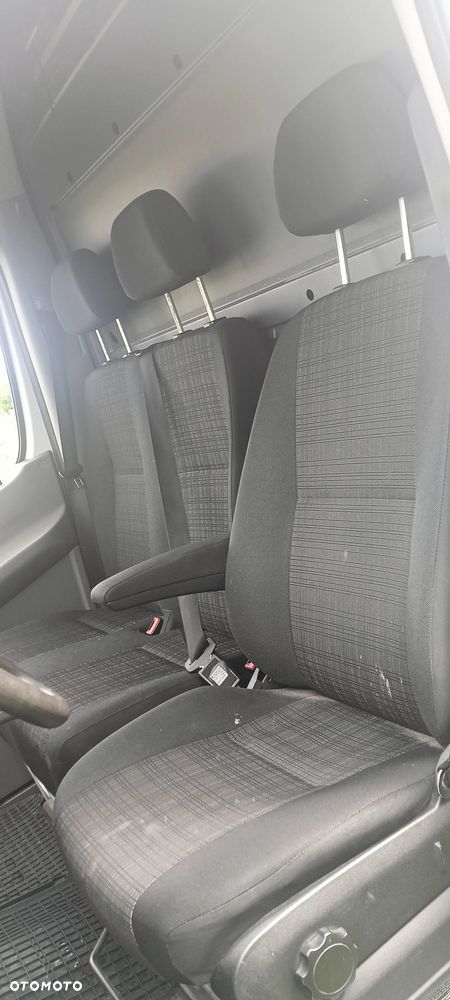 Mercedes-Benz Sprinter - 13