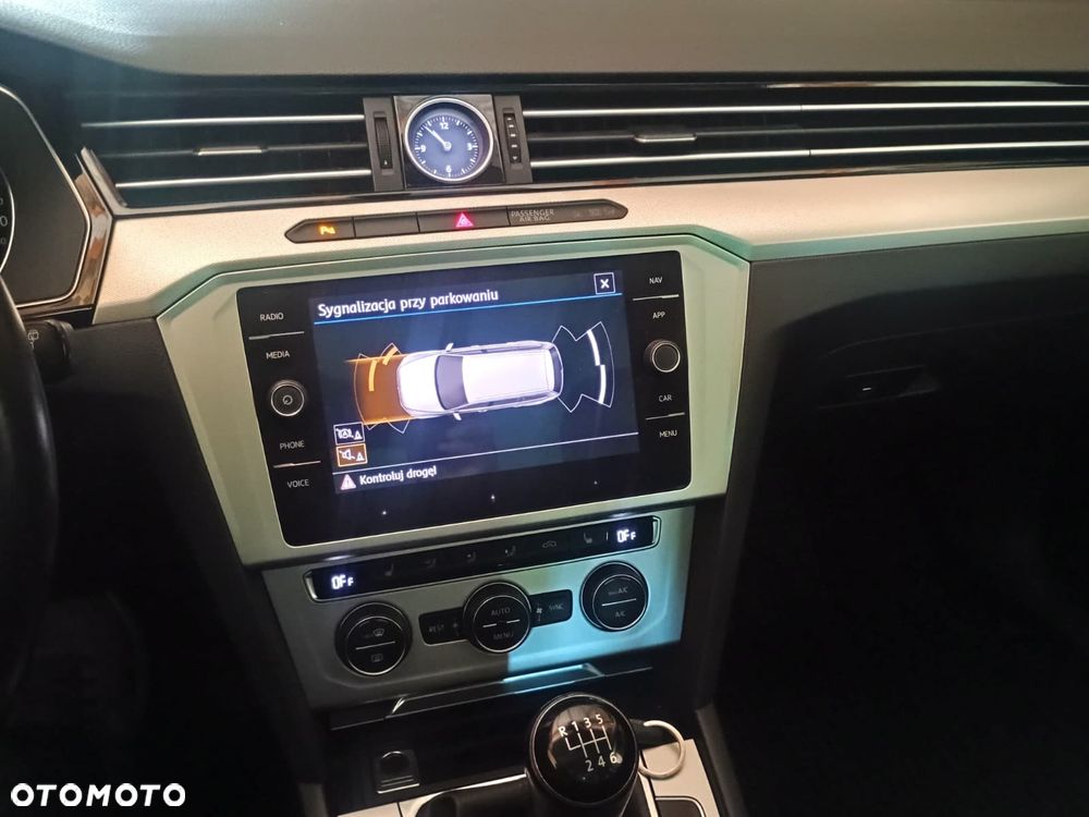 Volkswagen Passat - 20