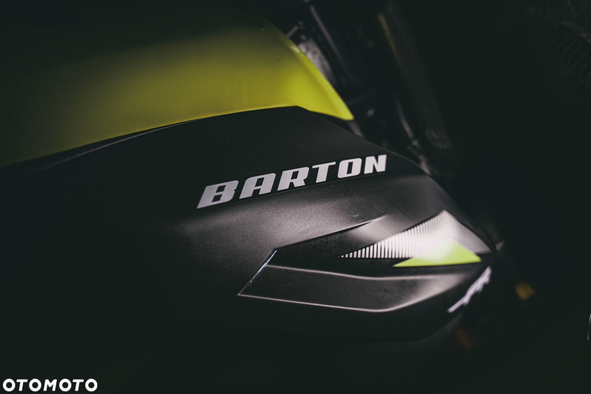 Barton FR - 32