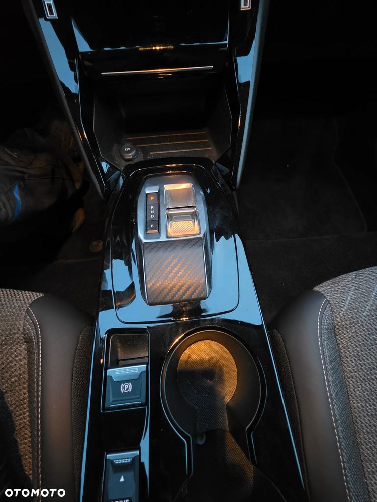 Peugeot 208 Elektromotor 136 E-Style - 11