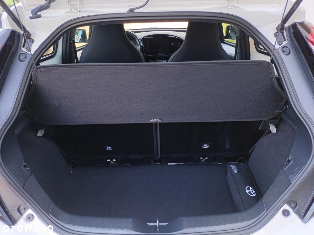 Toyota Aygo X Limited - 8