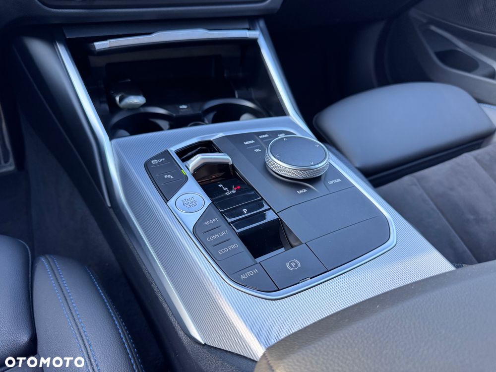 BMW Seria 3 320d xDrive M Sport sport - 32