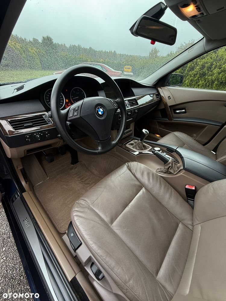 BMW Seria 5 525d - 6