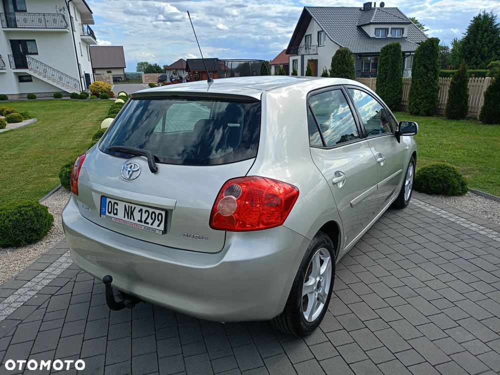 Toyota Auris 1.6 VVT-i Executive - 7