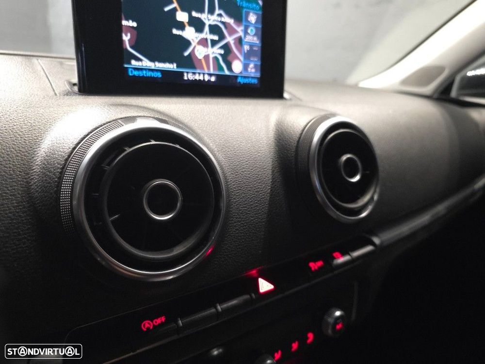 Audi A3 Sportback 1.6 TDI Attraction S tronic - 31