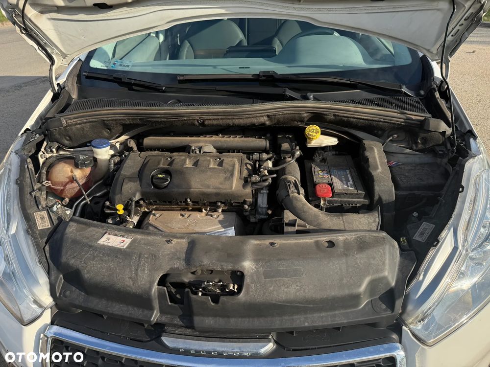 Peugeot 208 1.4 VTi Allure - 5