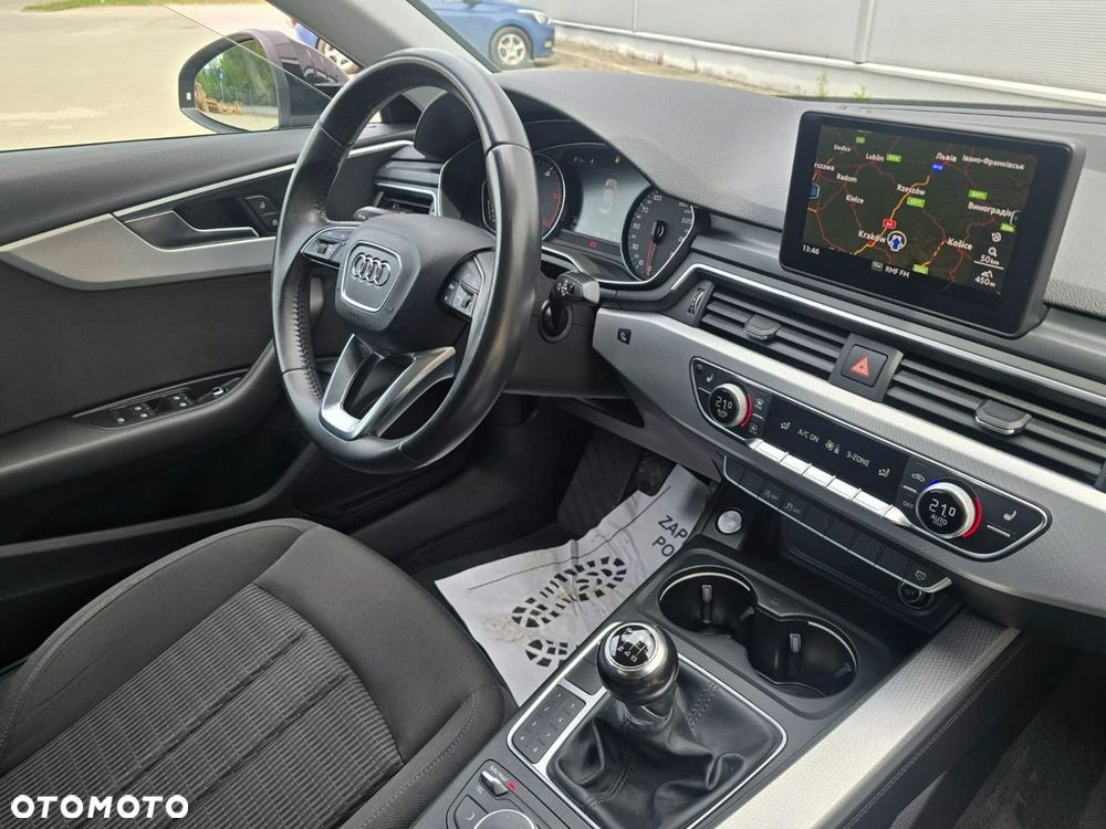 Audi A4 Limousine - 15