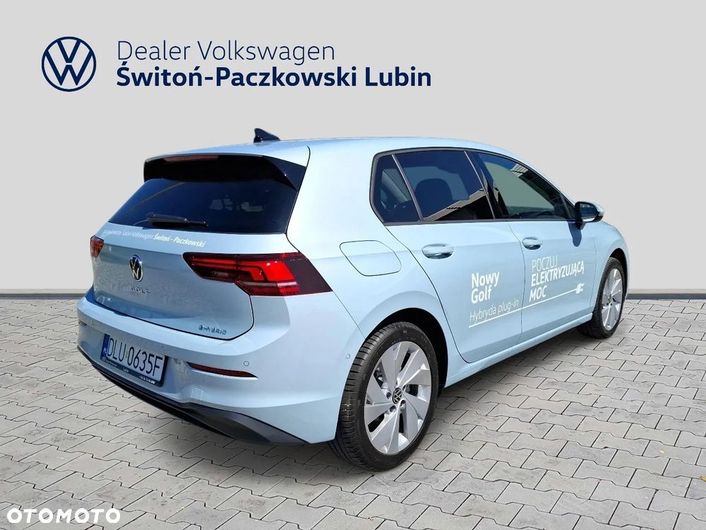 Volkswagen Golf - 6