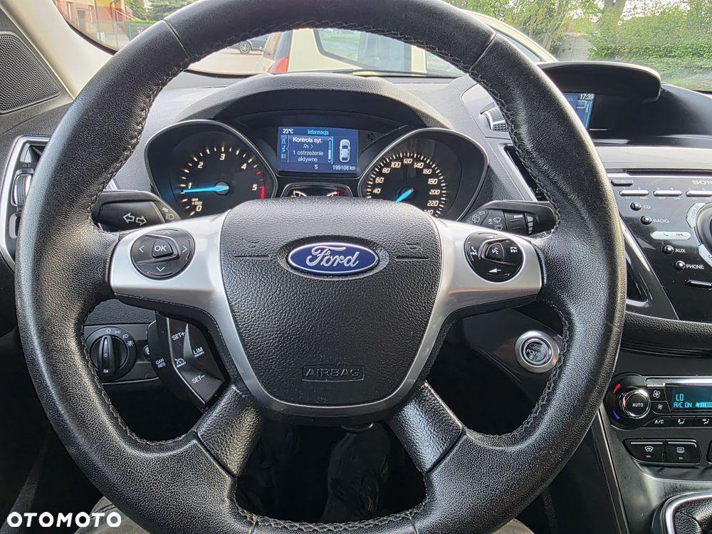 Ford Kuga 2.0 TDCi 2x4 Champions Edition - 26