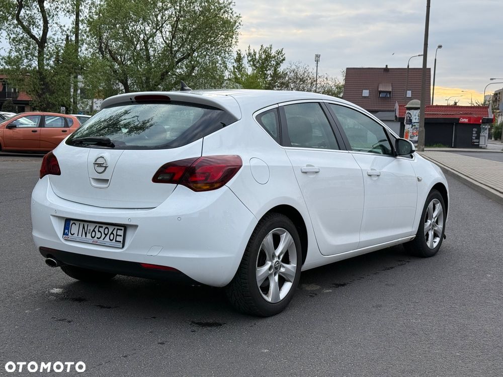 Opel Astra 2.0 CDTI Cosmo - 7