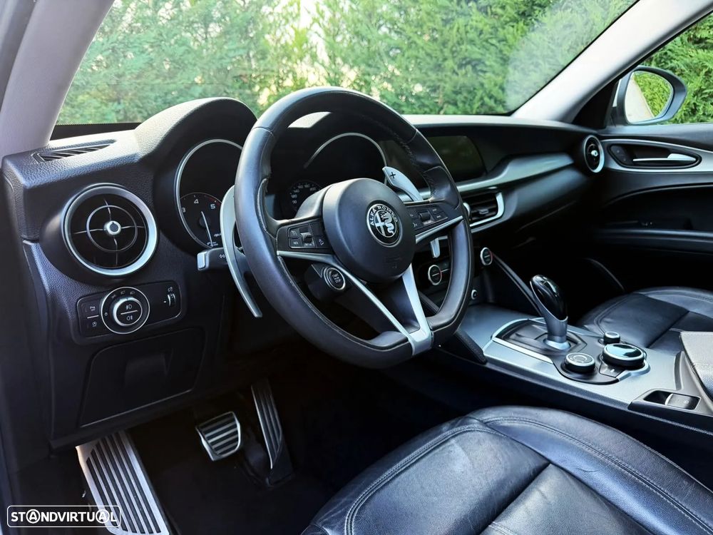 Alfa Romeo Stelvio - 20