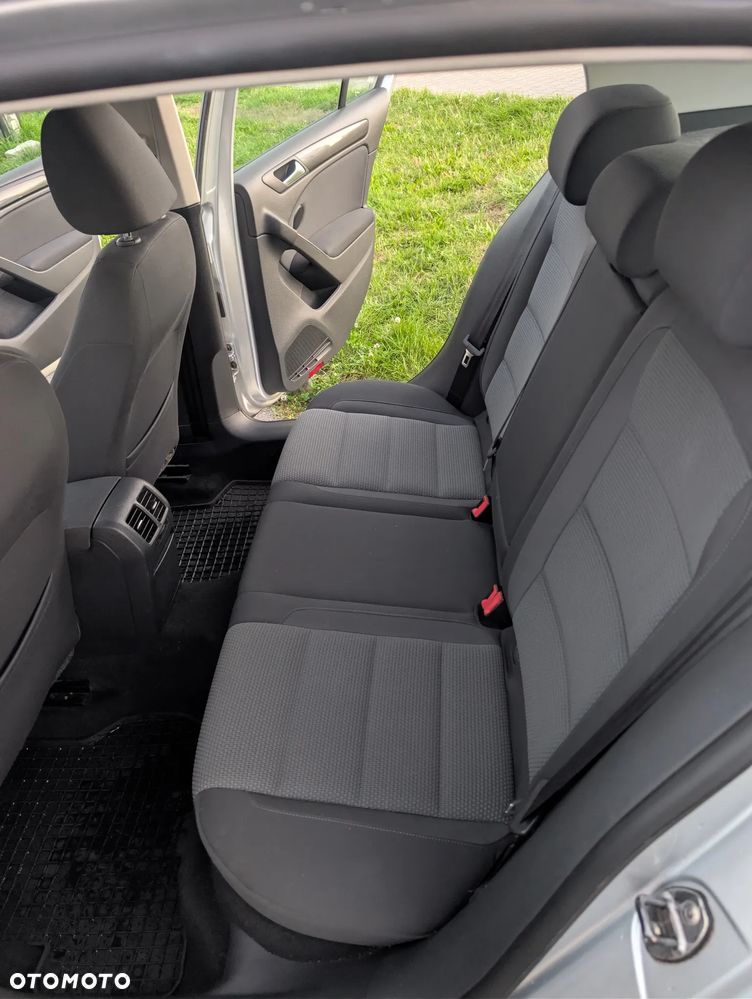 Volkswagen Golf - 18