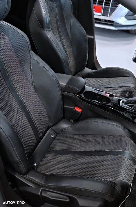 Peugeot 2008 1.2 L PureTech STT EAT8 GT Line - 7