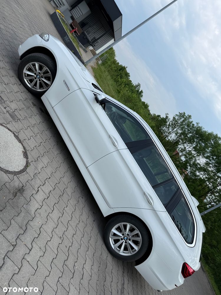 BMW Seria 5 520d xDrive - 7