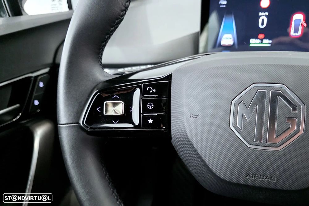 MG MG4 64 kWh Luxury - 17