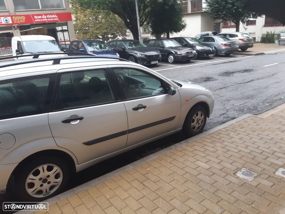 Ford Focus 1.4 Ambiente - 13