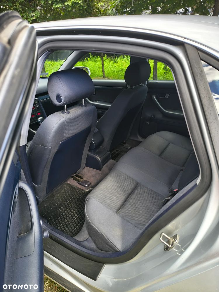 Audi A4 Limousine - 9