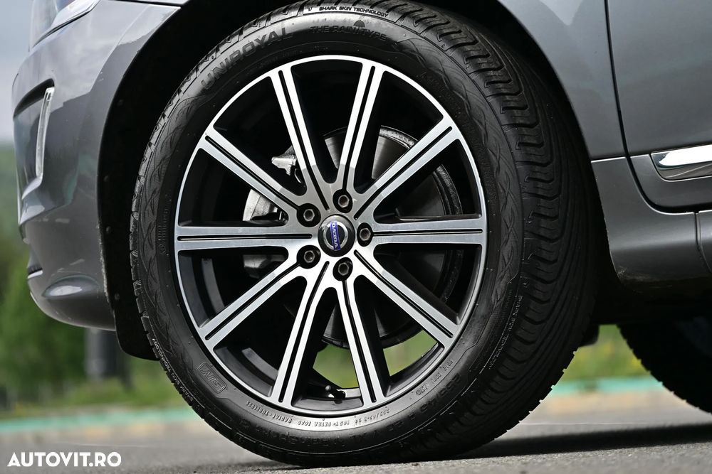 Volvo XC 60 D5 AWD Geartronic Summum - 9
