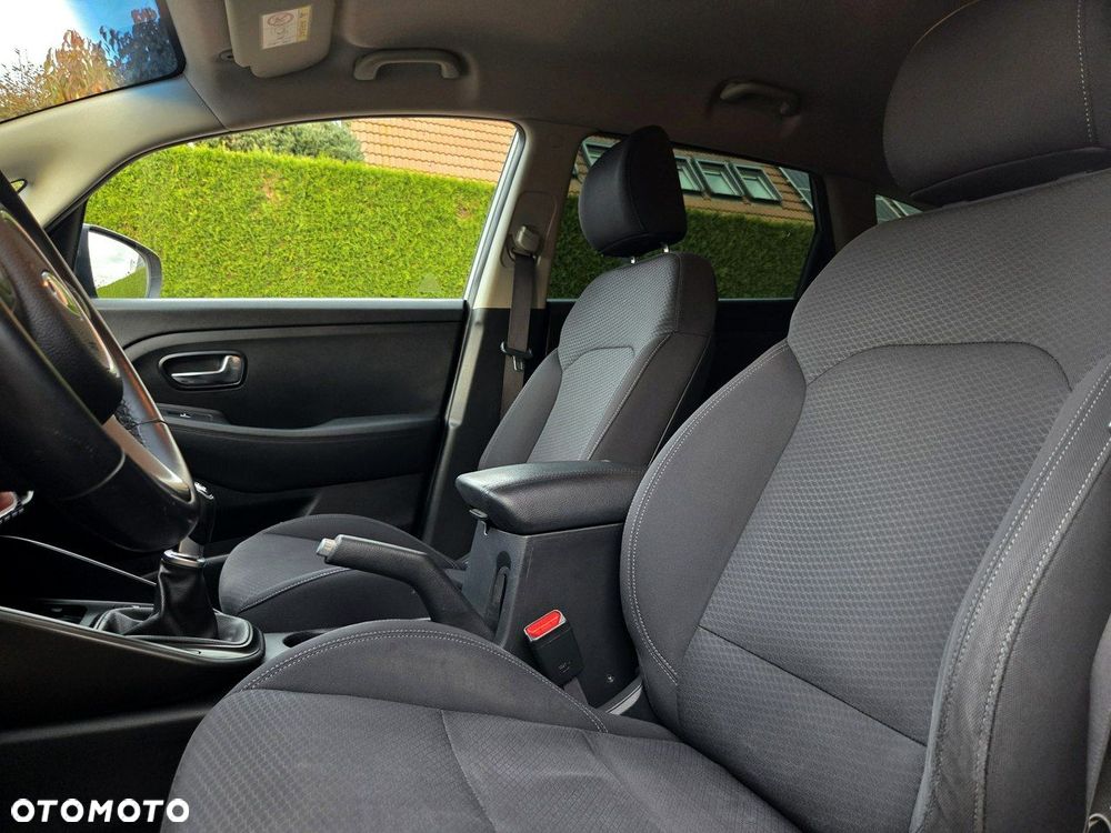 Kia Carens 1.7 CRDi L 7os - 10