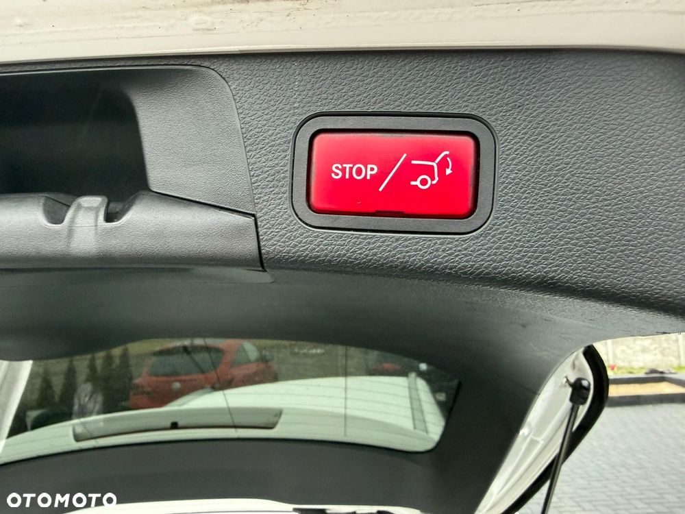 Mercedes-Benz Klasa C 220 d 9G-TRONIC - 22