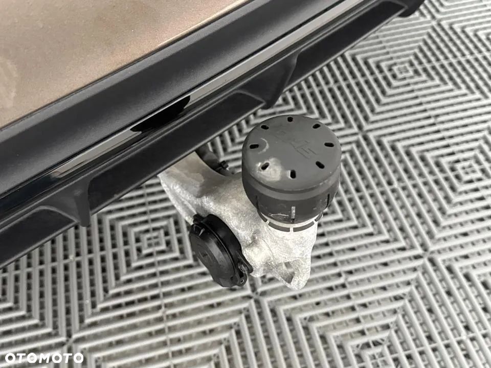 Mercedes-Benz Klasa E 300 de PHEV 4-Matic AMG 9G-Tronic - 28