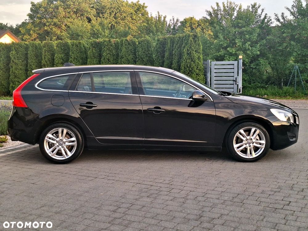 Volvo V60 T3 Momentum - 3