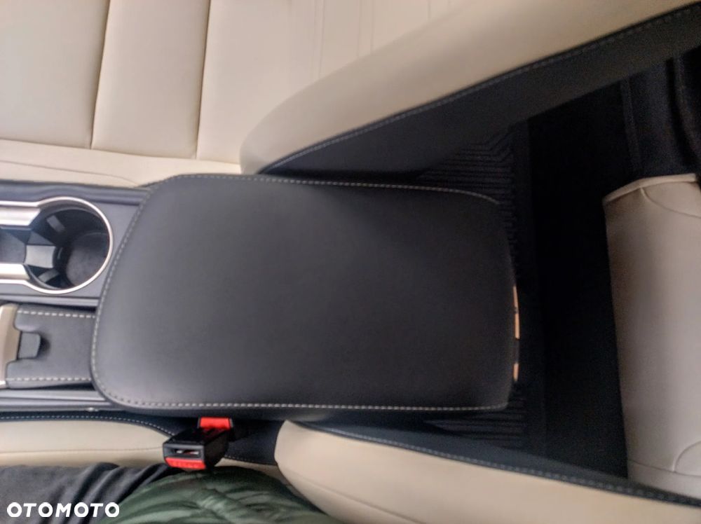 Lexus NX 300h F Impression AWD - 28