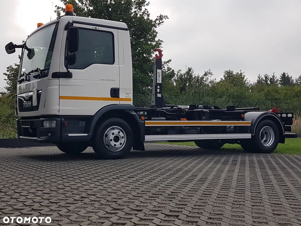 MAN TGL 12.220 HAKOWIEC 4x2 KLIMA - 40