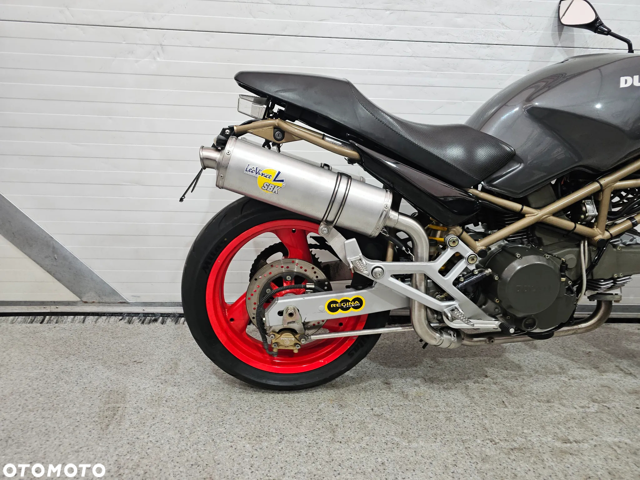 Ducati Monster - 10