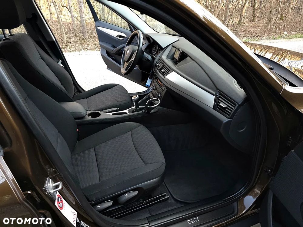 BMW X1 sDrive18i xLine - 25