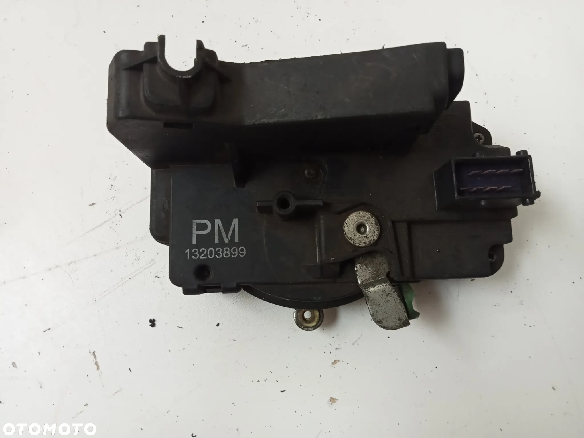 zamek drzwi lewy przód meriva a 13203899 - 2