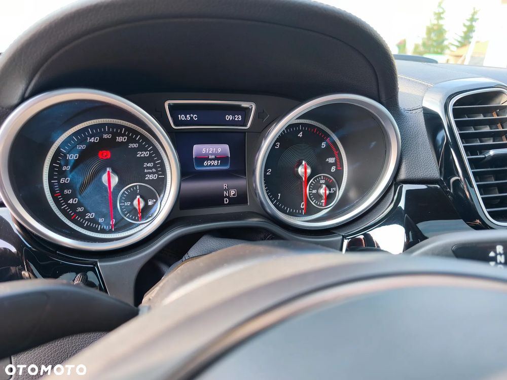 Mercedes-Benz GLE - 22
