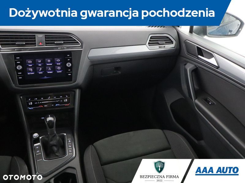 Volkswagen Tiguan - 10