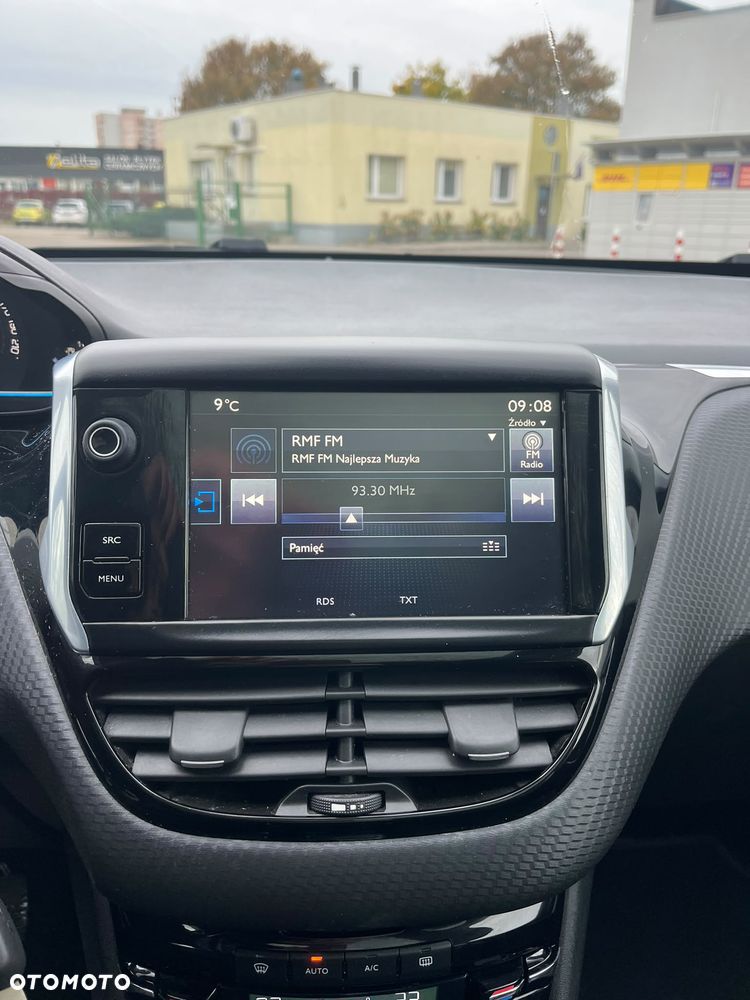 Peugeot 2008 1.2 Pure Tech GPF Allure S&S - 22