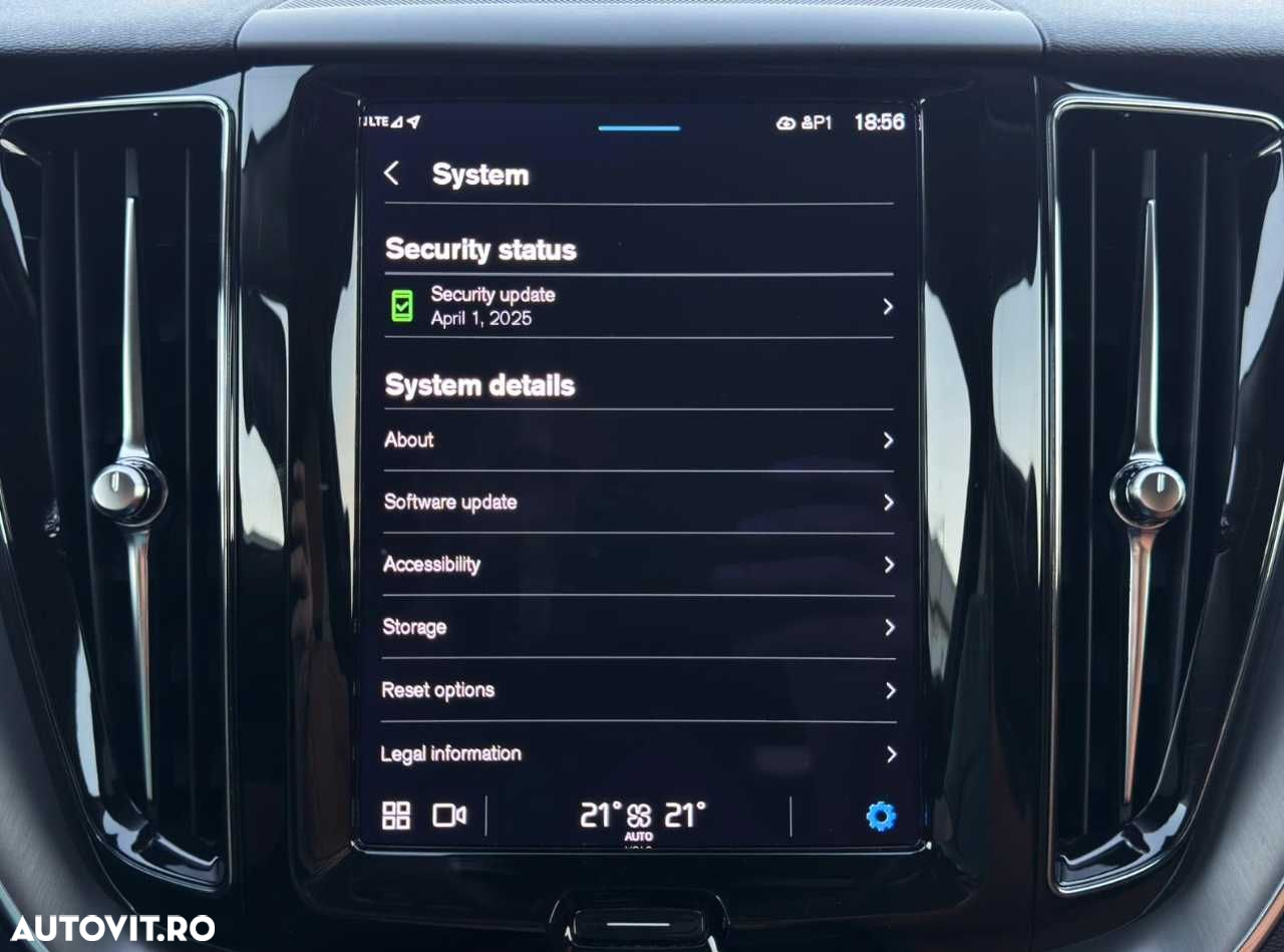 Volvo XC 60 B4 MHEV AT8 FWD Momentum Pro - 34