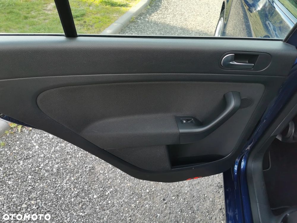 Volkswagen Golf Plus 2.0 TDI DPF Comfortline - 23