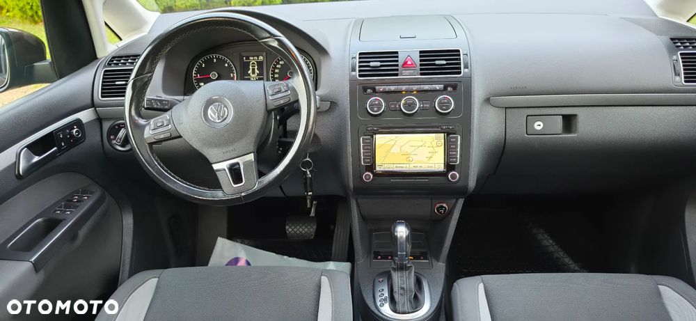 Volkswagen Touran 2.0 TDI Highline DSG - 11