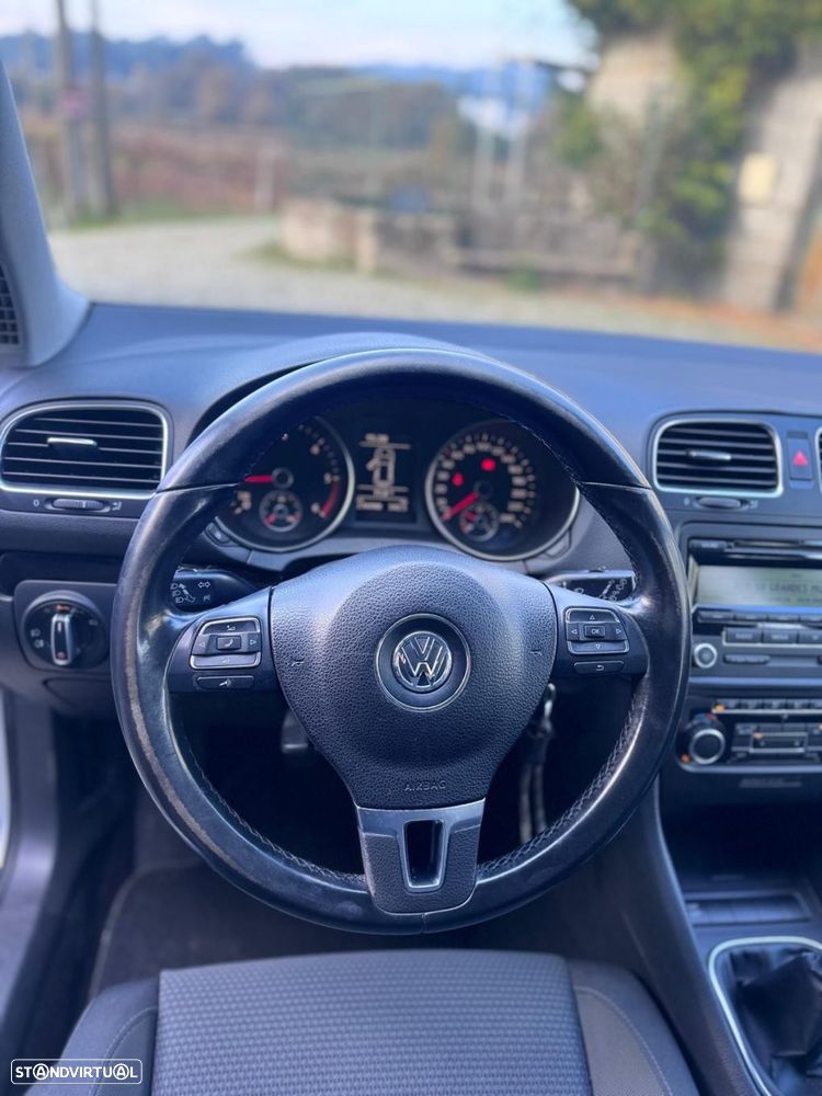 VW Golf 2.0 TDi Confortline - 14